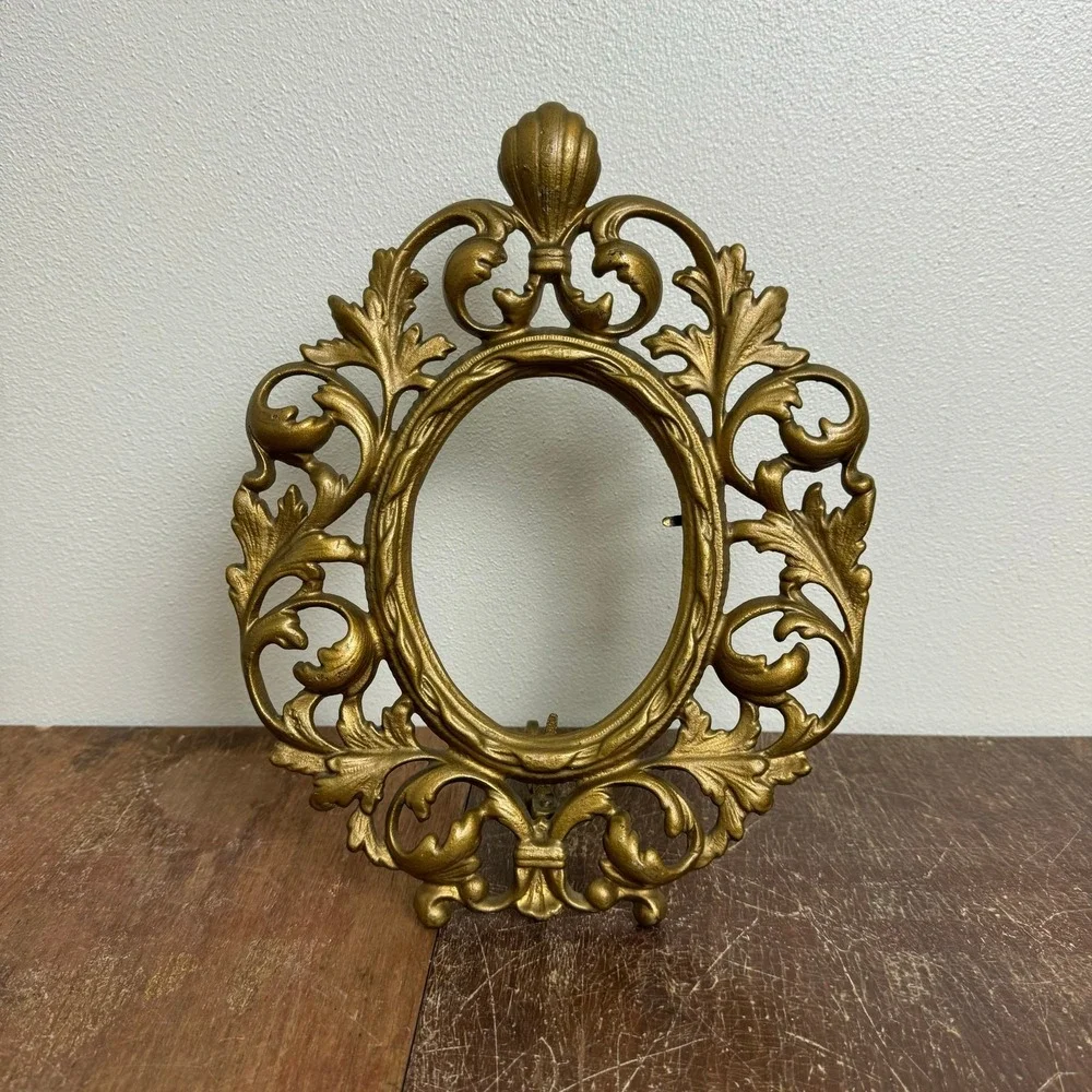 Vintage Ornate Gold Cast Metal‎ Filigree Oval Picture Frame Scrollwork 10.5x8.5